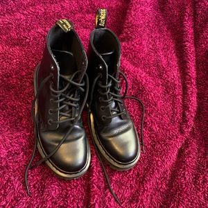 Women’s Dr. Martens size 7 style Luana